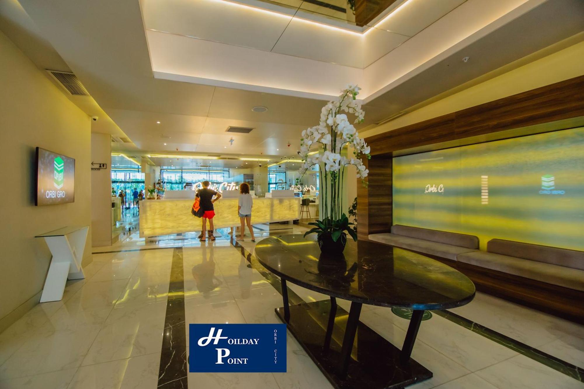 Holiday Point Orbi City Batoumi Extérieur photo