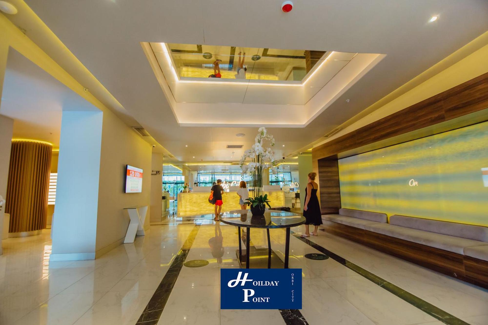 Holiday Point Orbi City Batoumi Extérieur photo